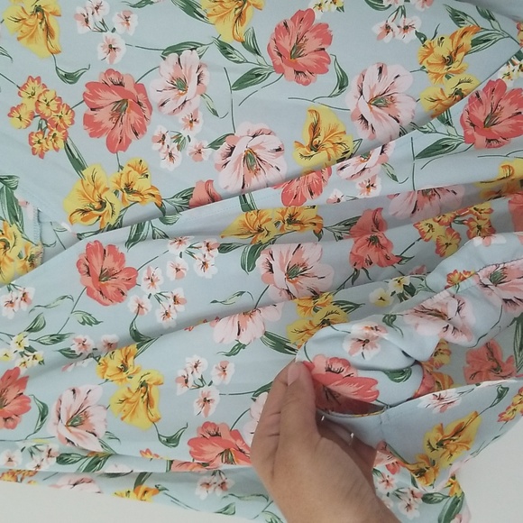 West Kei floral blouse - Picture 4 of 6